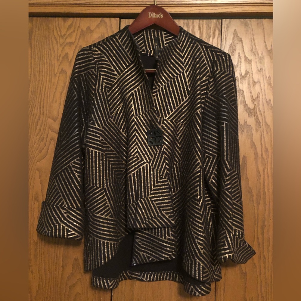 IC Black/Gold Hi/Lo Jacket - GORGEOUS! Size: L
